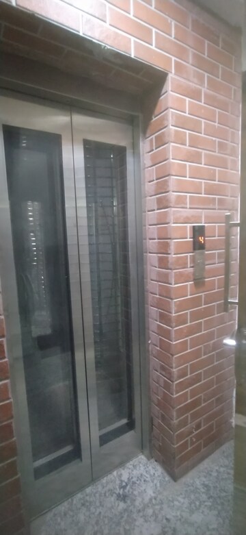 Furnished Amenities in 1 BHK Builder Floor at Panchsheel Vihar – for Sale