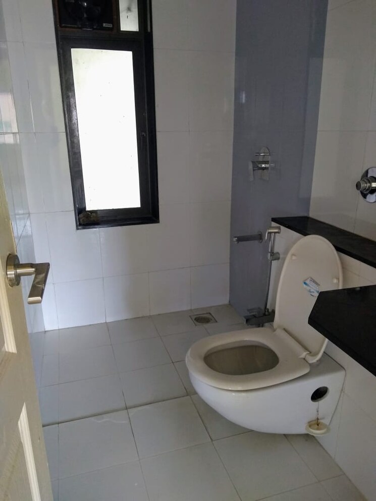Bathroom, vascon-willows 3 Bedroom 2010 Sq.Ft. Apartment In Baner Pune 7982140