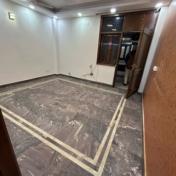 Room in 2 BHK Builder Floor at Lajpat Nagar ii – for Rent