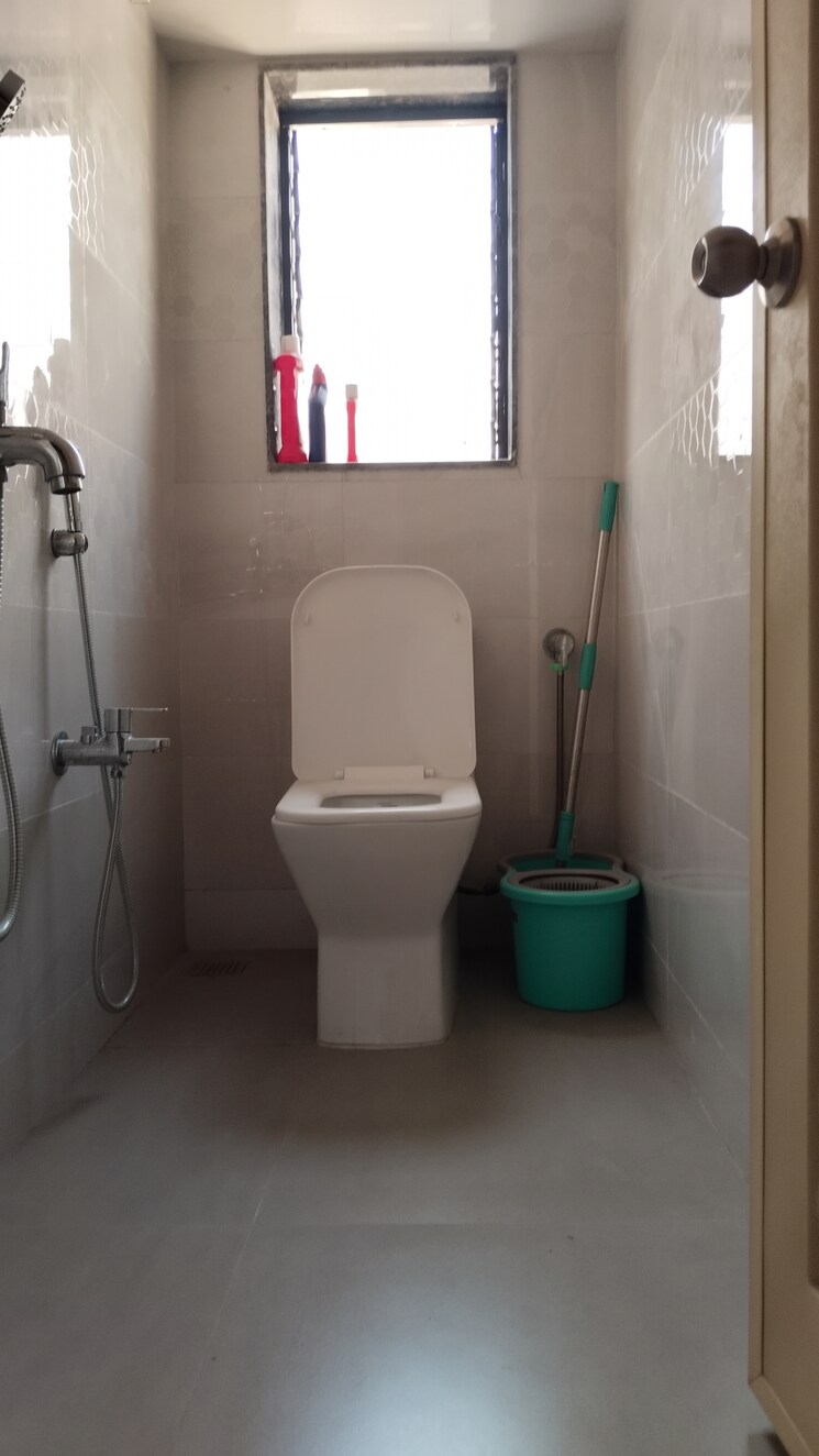 Bathroom, kedar-apartment-mahim 2 Bedroom 1000 Sq.Ft. Apartment In Mahim Mumbai 7982186