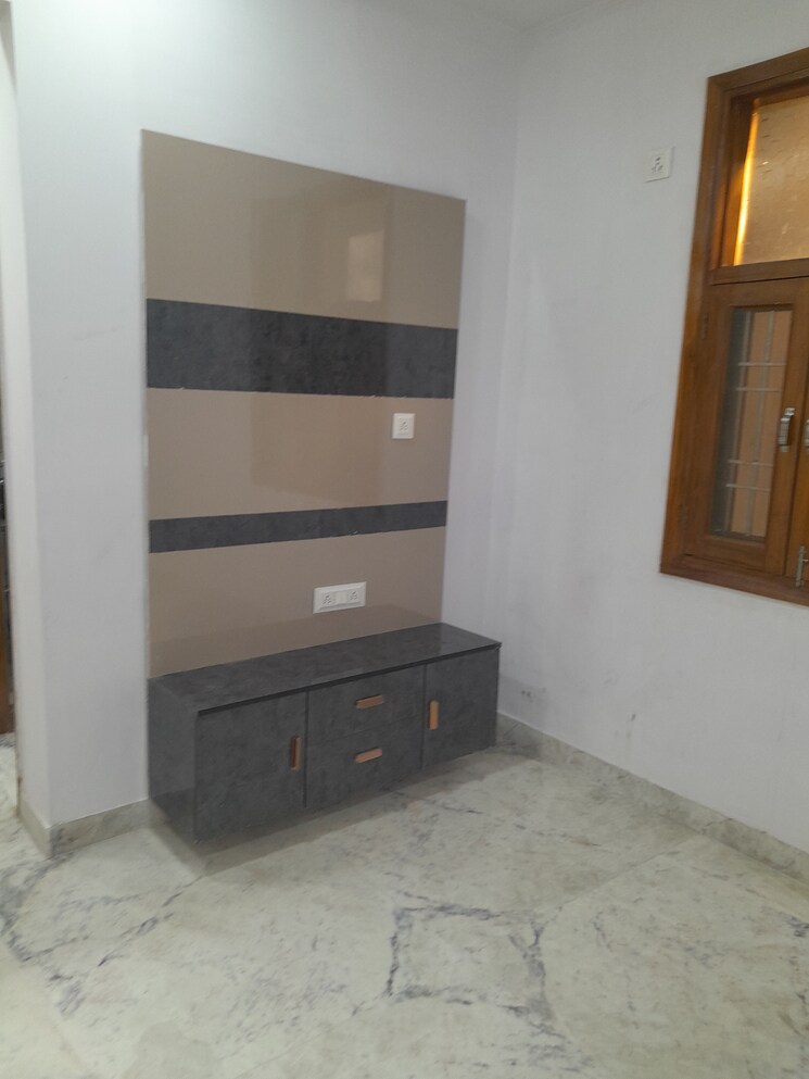 undefined, rohini sector 11 2 Bedroom 52 Sq.Mt. Builder Floor In Rohini Sector 11 Delhi 7982288