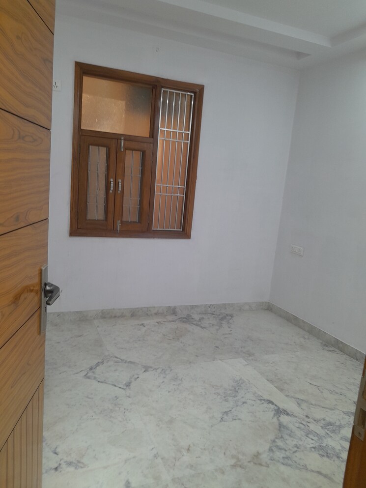 undefined, rohini sector 11 2 Bedroom 52 Sq.Mt. Builder Floor In Rohini Sector 11 Delhi 7982288