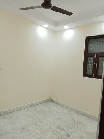 Room in 1 BHK Builder Floor at Safdarjang Enclave – for Rent
