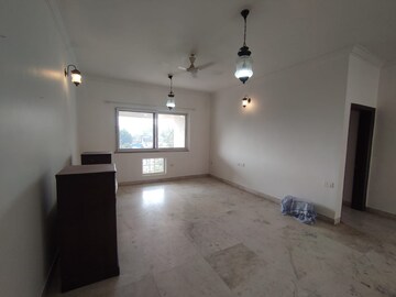 Room in 3.5 BHK Apartment at Kalyani Nagar – for Rent