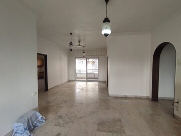 Room in 3.5 BHK Apartment at Kalyani Nagar – for Rent