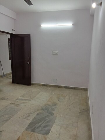 Master Bedroom in 2 BHK Builder Floor at Safdarjang Enclave – for Rent