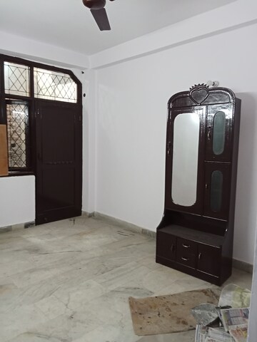 Living Room in 2 BHK Builder Floor at Safdarjang Enclave – for Rent