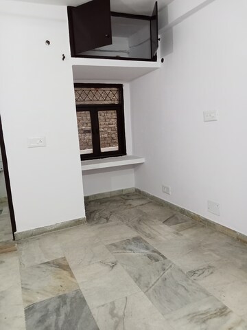 Room in 2 BHK Builder Floor at Safdarjang Enclave – for Rent