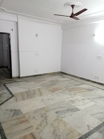 Room in 2 BHK Builder Floor at Safdarjang Enclave – for Rent