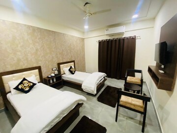Master Bedroom in 6+ BHK Independent House at Brinda City, Chi Iv Greater Noida – for Rent