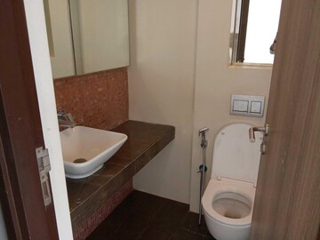 Bathroom in 4 BHK Apartment at Lodha The Park, Worli – for Rent