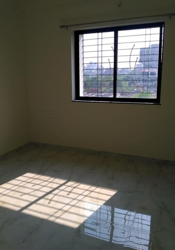 Room in 2 BHK Apartment at Narendra Nagar – for Rent
