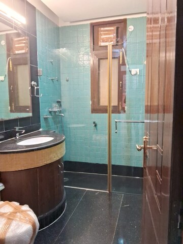 Bathroom in 3 BHK Apartment at Emaar MGF Emerald Hills, Sector 65 – for Rent
