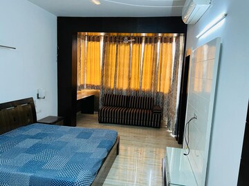 Living Room in 3 BHK Builder Floor at Sector 14 – for Rent