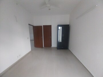Room in 3 BHK Apartment at Mahagun Mywoods, Sector 16c Greater Noida – for Rent
