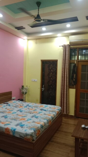 Bedroom in 3 BHK Villa at Eldeco Greens Apartment, Gomti Nagar – for Rent