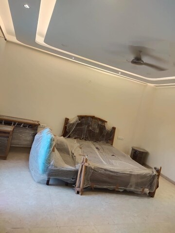 Gym in 3 BHK Builder Floor at Sector 14 – for Rent