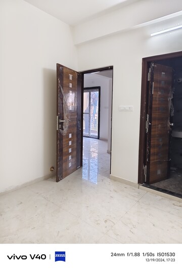 Room in 2 BHK Apartment at Halasuru – for Rent
