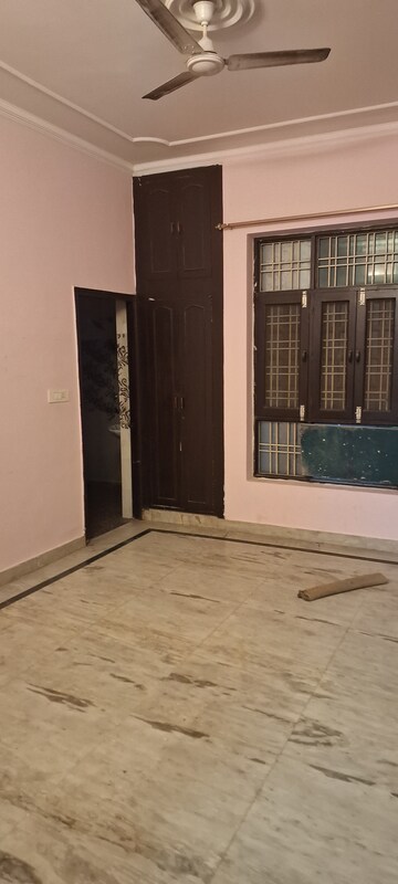 Room in 2 BHK Independent House at Gomti Nagar – for Rent