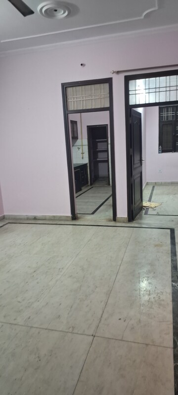Room in 2 BHK Independent House at Gomti Nagar – for Rent
