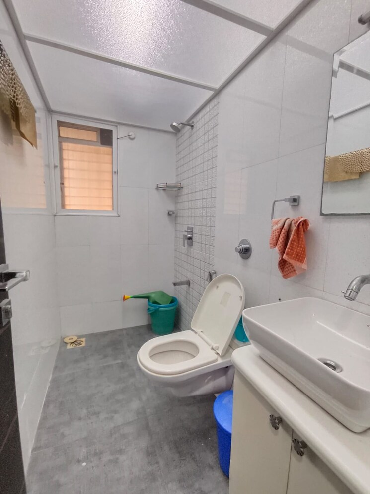 Bathroom, romell-shraddha 2 Bedroom 650 Sq.Ft. Apartment In Borivali West Mumbai 7982573