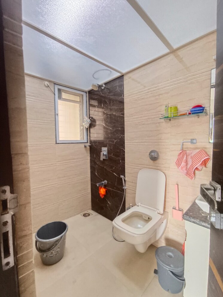 Bathroom, romell-shraddha 2 Bedroom 650 Sq.Ft. Apartment In Borivali West Mumbai 7982573