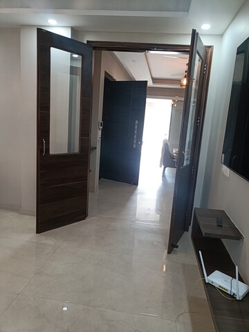 Building Lobby in 4 BHK Builder Floor at Ansal Plaza Sector-23, Sector 23 – for Rent