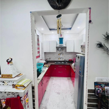Furnished Amenities in 3 BHK Builder Floor at Sector 52 – for Sale
