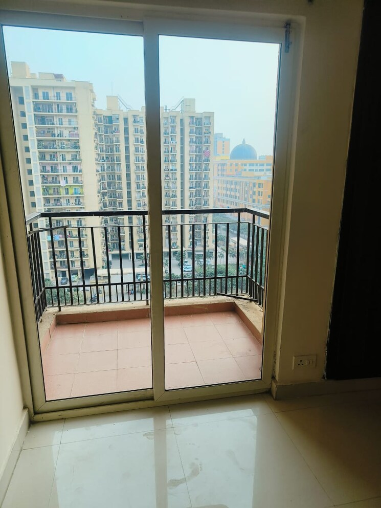 Room, maxblis-grand-kingston 1 Bedroom 615 Sq.Ft. Apartment In Sector 75 Noida 7982665