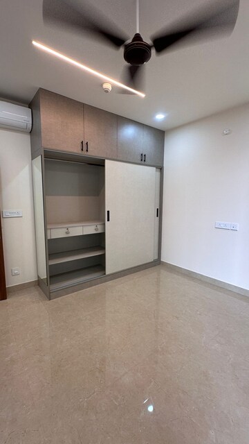 Room in 4 BHK Apartment at Vaibhavi Sai Vaibhavi Valero, Jubilee Hills – for Sale