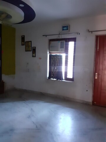 Room in 2 BHK Builder Floor at Sector 31 – for Rent