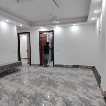 Room in 3 BHK Builder Floor at Saket – for Rent