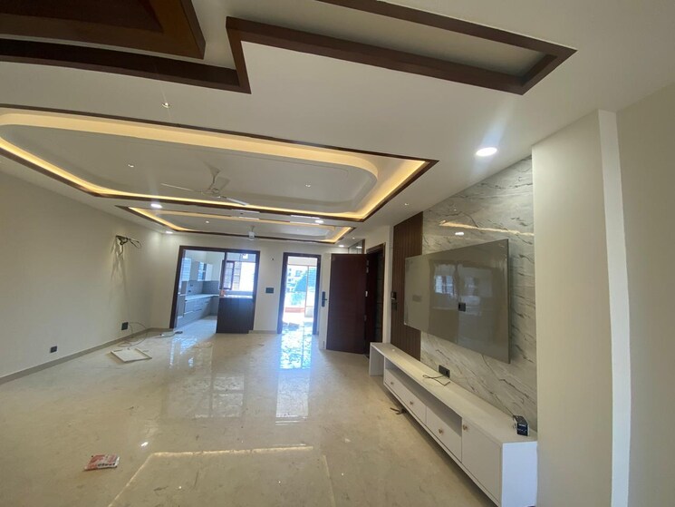  Parking, sector 85 4 Bedroom 350 Sq.Yd. Builder Floor In Sector 85 Faridabad 7982704