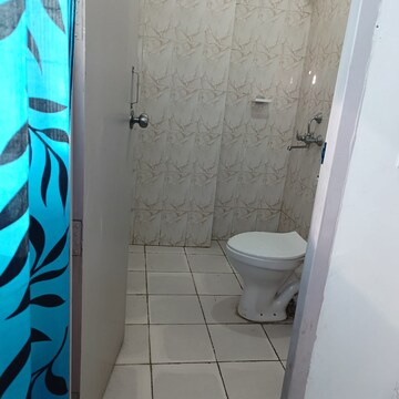 Bathroom in 1 RK Builder Floor at Sector 28 – for Rent