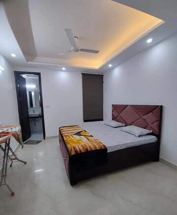 Room in 3 BHK Builder Floor at Saket – for Rent