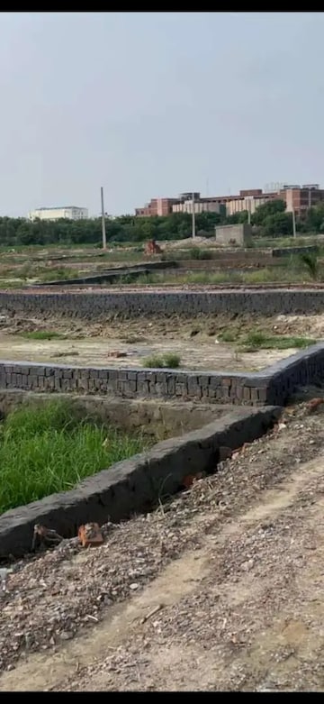  Plot For Sale in Knowledge Park Ii Greater Noida