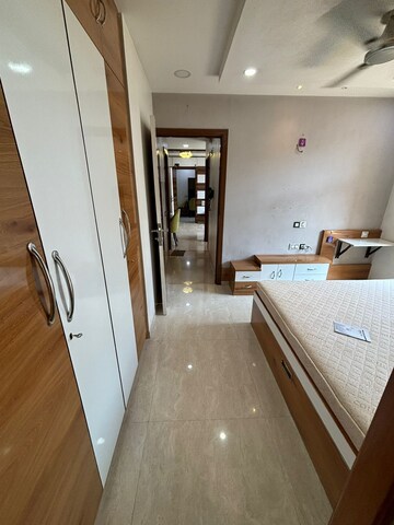 Room in 2 BHK Apartment at Hiranandani Obelia The Walk, Ghodbunder Road – for Rent