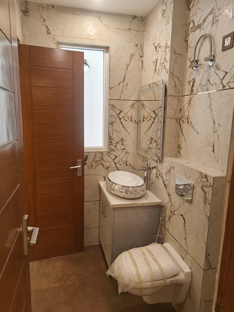 Bathroom, sector 70 3 Bedroom 1410 Sq.Ft. Builder Floor In Sector 70 Gurgaon 7982772