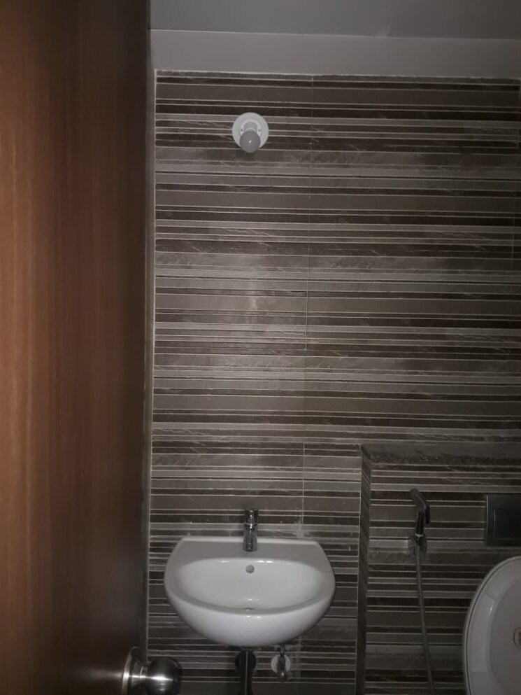 Bathroom, lodha-palava-city 2 Bedroom 743 Sq.Ft. Apartment In Dombivli East Thane 7982852