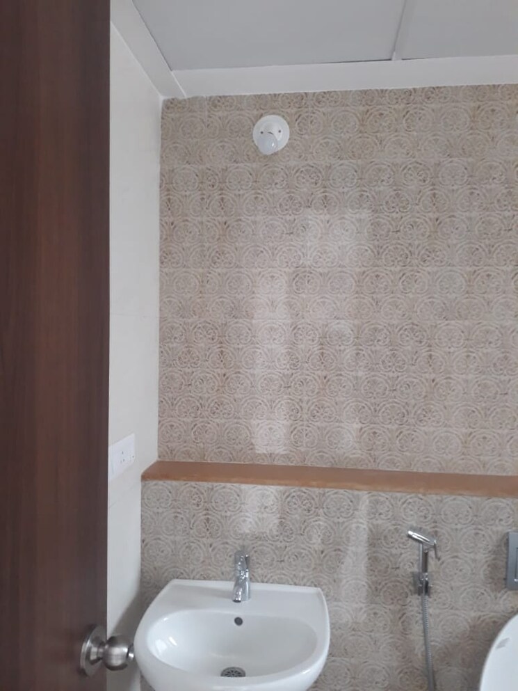 Bathroom, lodha-palava-city 2 Bedroom 743 Sq.Ft. Apartment In Dombivli East Thane 7982852