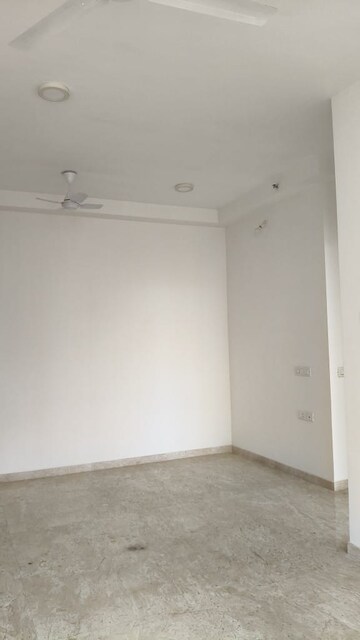 Room in 2 BHK Apartment at Hiranandani Delanna, Ghodbunder Road – for Rent