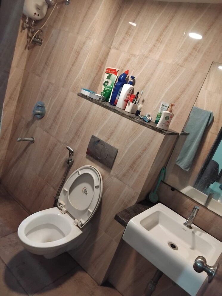 Bathroom, hiranandani-delanna 2 Bedroom 698 Sq.Ft. Apartment In Ghodbunder Road Thane 7982866