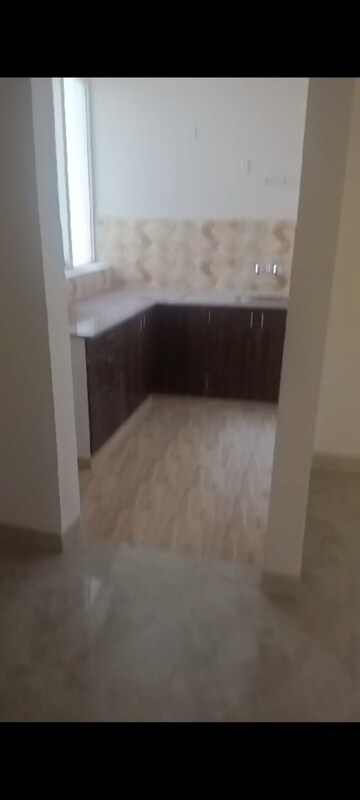 Room in 3 BHK Apartment at Amrapali Golf Homes, Sector 4, Greater Noida – for Rent