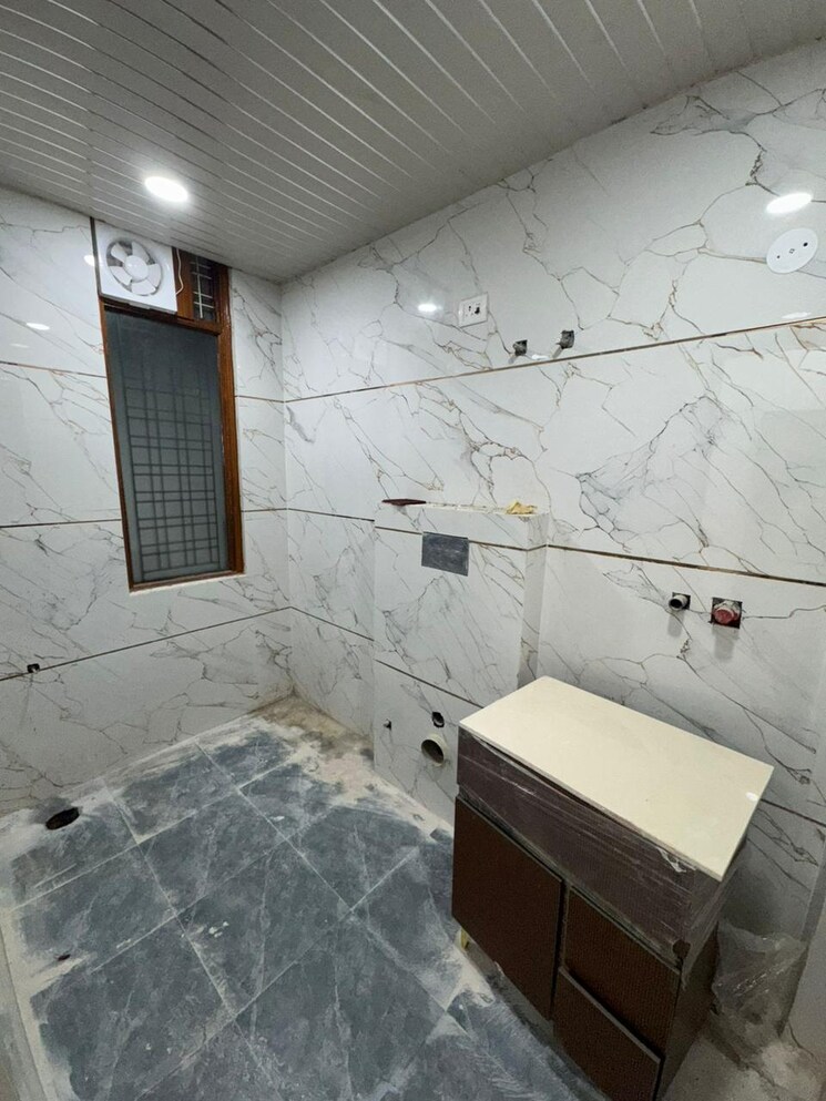 Bathroom, smart-lane 3 Bedroom 1800 Sq.Ft. Builder Floor In Niti Khand Ghaziabad 7982927
