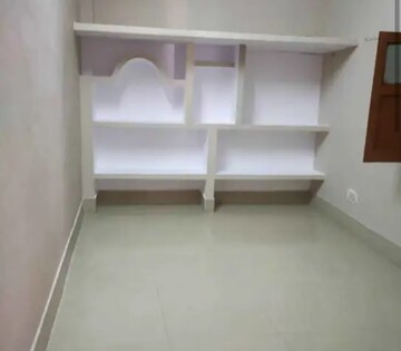 Furnished Amenities in 1 BHK Villa at Aliganj – for Rent
