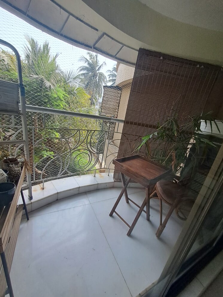 Balcony, gokul-blossom 2 Bedroom 700 Sq.Ft. Apartment In Juhu Mumbai 7982948