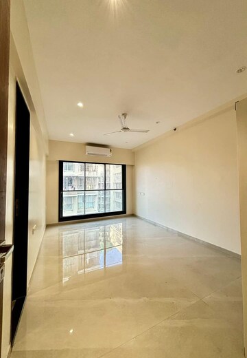 Room in 3 BHK Apartment at Kalpataru Magnus, Bandra East – for Sale