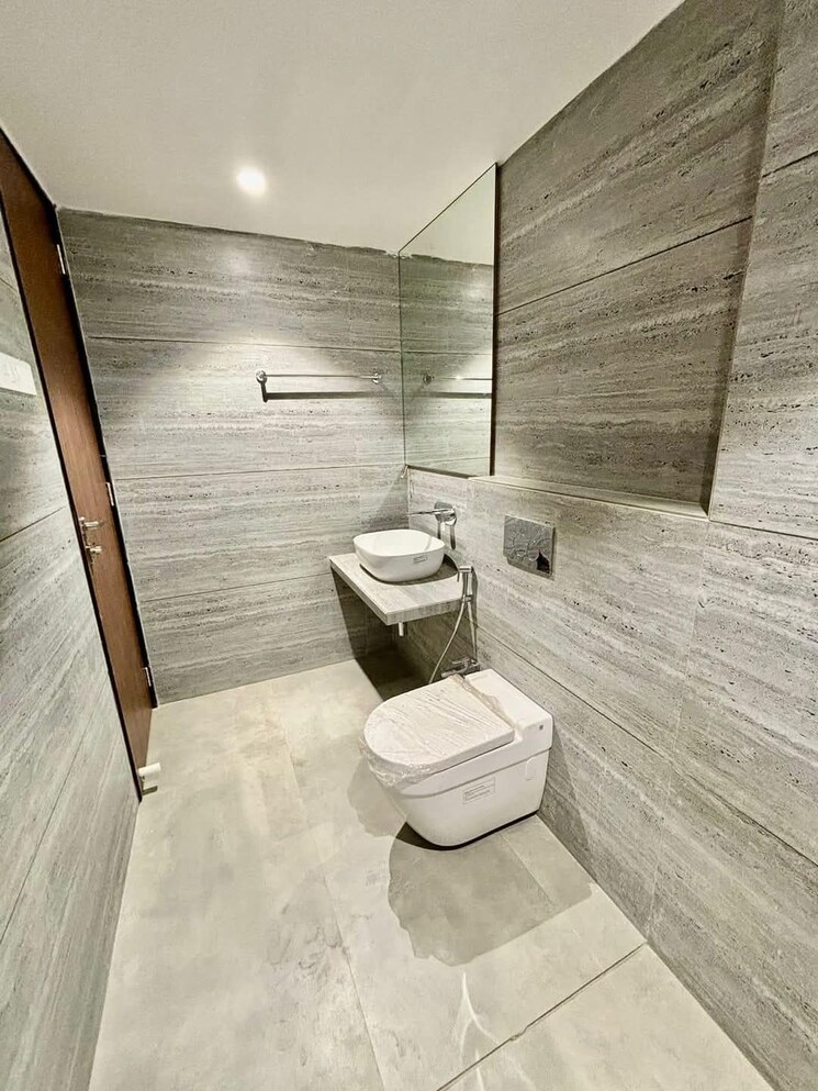 Bathroom, kalpataru-magnus 3 Bedroom 1121 Sq.Ft. Apartment In Bandra East Mumbai 7982987