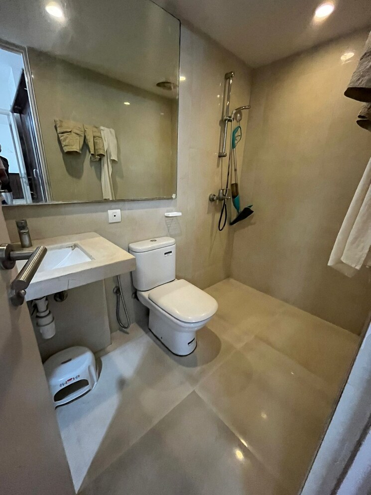 Bathroom, hiranandani-rodas-enclave-leona 2 Bedroom 750 Sq.Ft. Apartment In Ghodbunder Road Thane 7983015