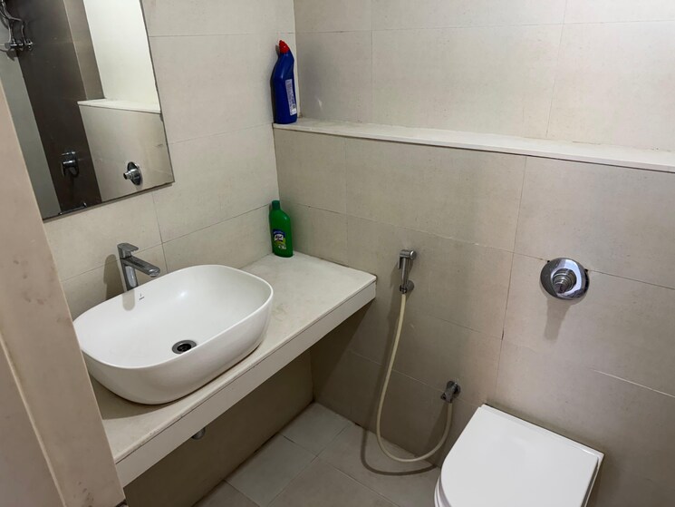 Bathroom, hiranandani-rodas-enclave-leona 2 Bedroom 750 Sq.Ft. Apartment In Ghodbunder Road Thane 7983015